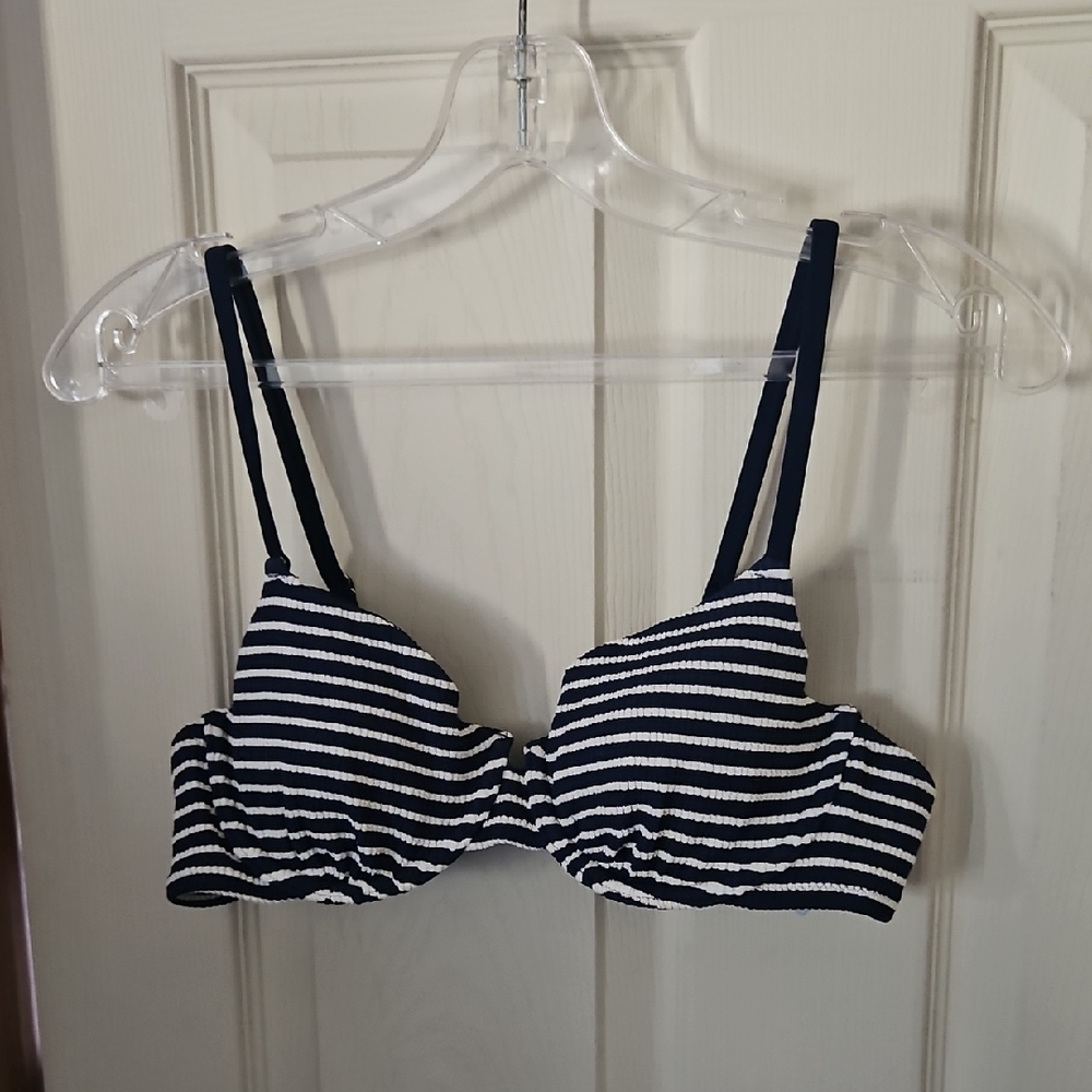 SHADE & SHORE BLUE/WHITE STRIPED BIKINI TOP: NEW WITH TAGS: SIZE 36B